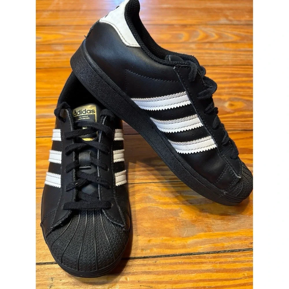 Adidas‎ Superstar Black Sneakers Size Youth 3